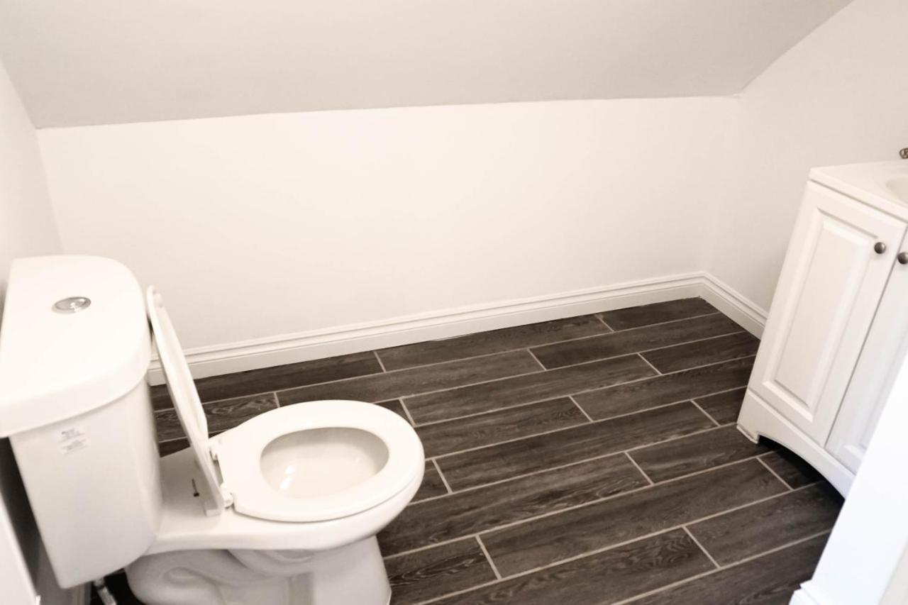Lincoln Manor - Newly Renovated, 1mile From Phl Airport And Sports Stadiums Apartment