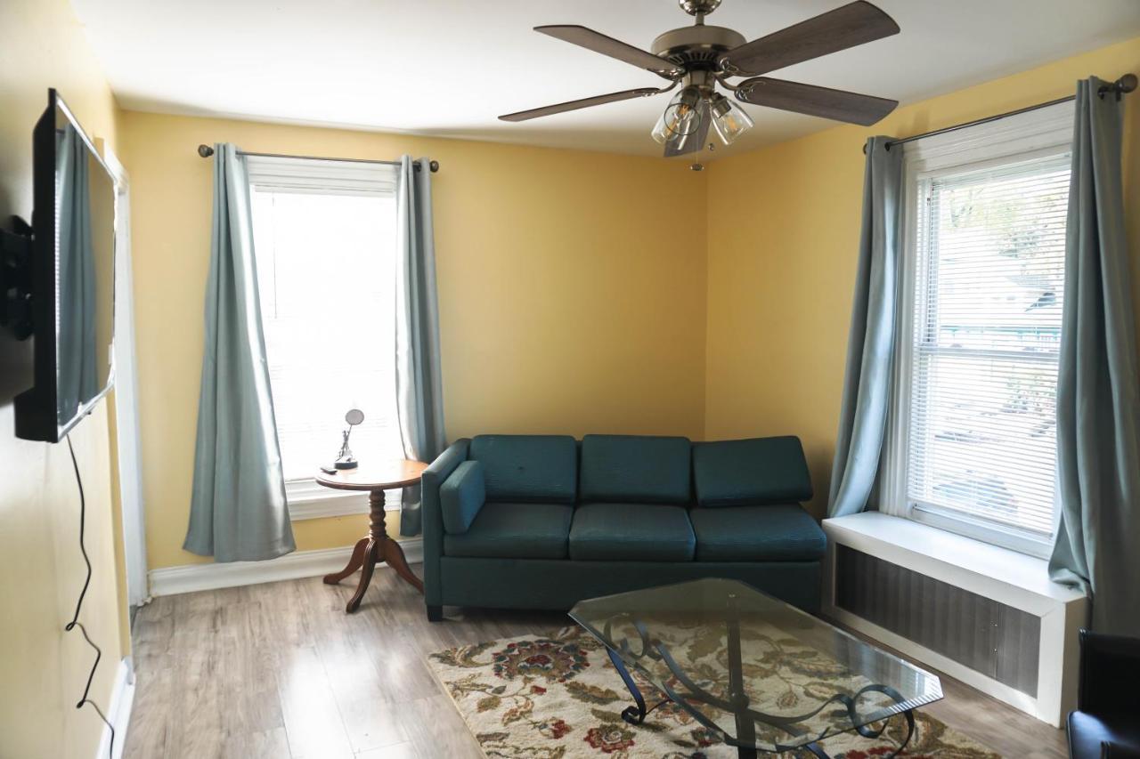 Lincoln Manor - Newly Renovated, 1mile From Phl Airport And Sports Stadiums Apartment *